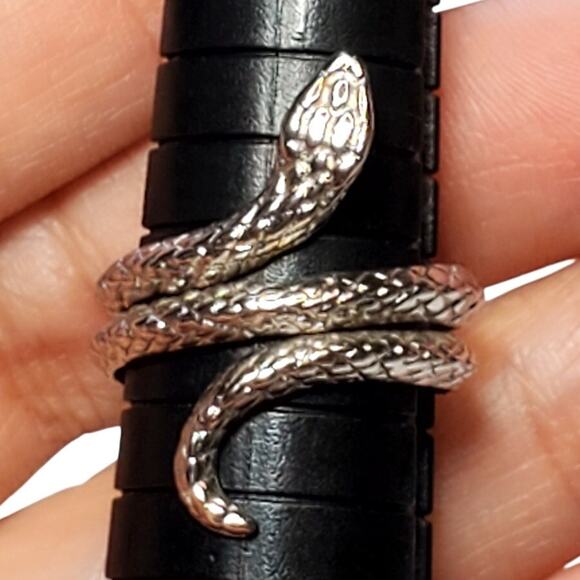 Silver Tone Snake Wrap Ring Sz 7 Reptile Unsigned - Picture 1 of 9